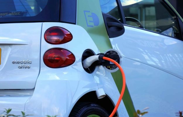 Le véhicule électrique émet-il vraiment moins de CO2
